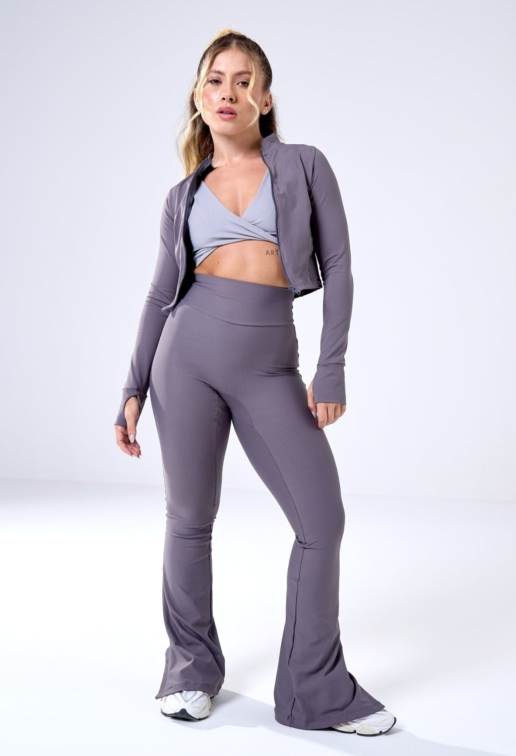CONJUNTO LEG FLARE+JAQUETA FUSION DARK GREY