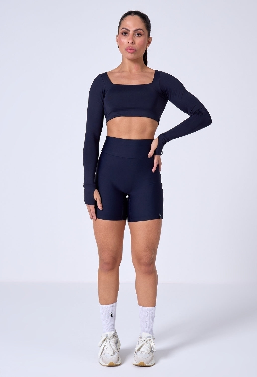 CONJUNTO SHORTS CYCLIST + CROPPED DEFINE LUXE PRETO