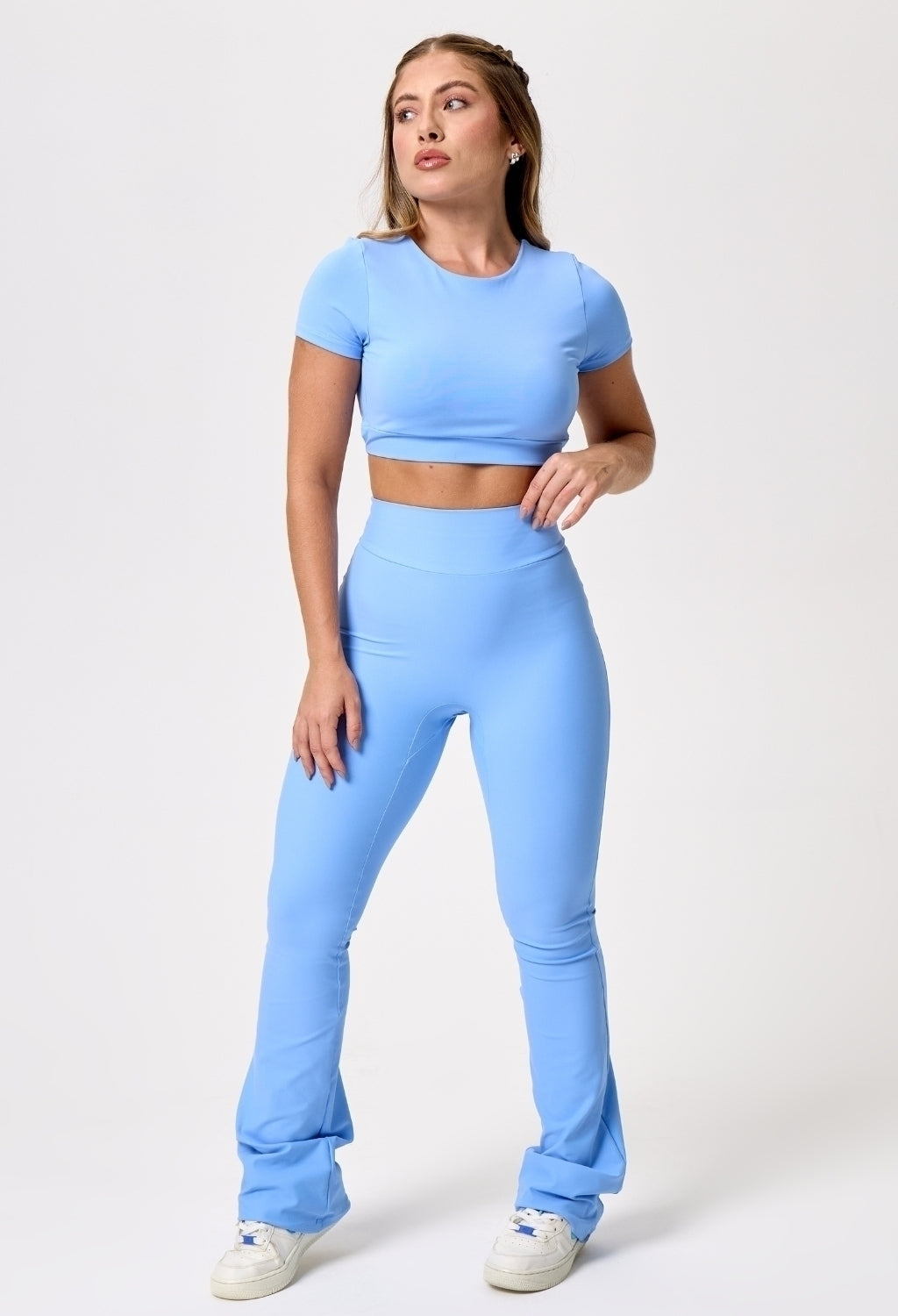 CONJUNTO LEGGING FLARE + CROPPED UPSIDE BABY BLUE