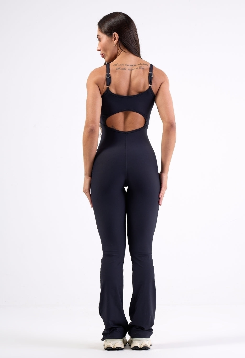 MACACÃO FLARE LUXE PRETO