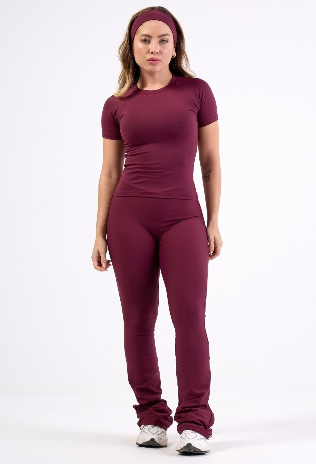 CONJ. LEG FLARE + BLUSA SKINFIT BURGUNDY