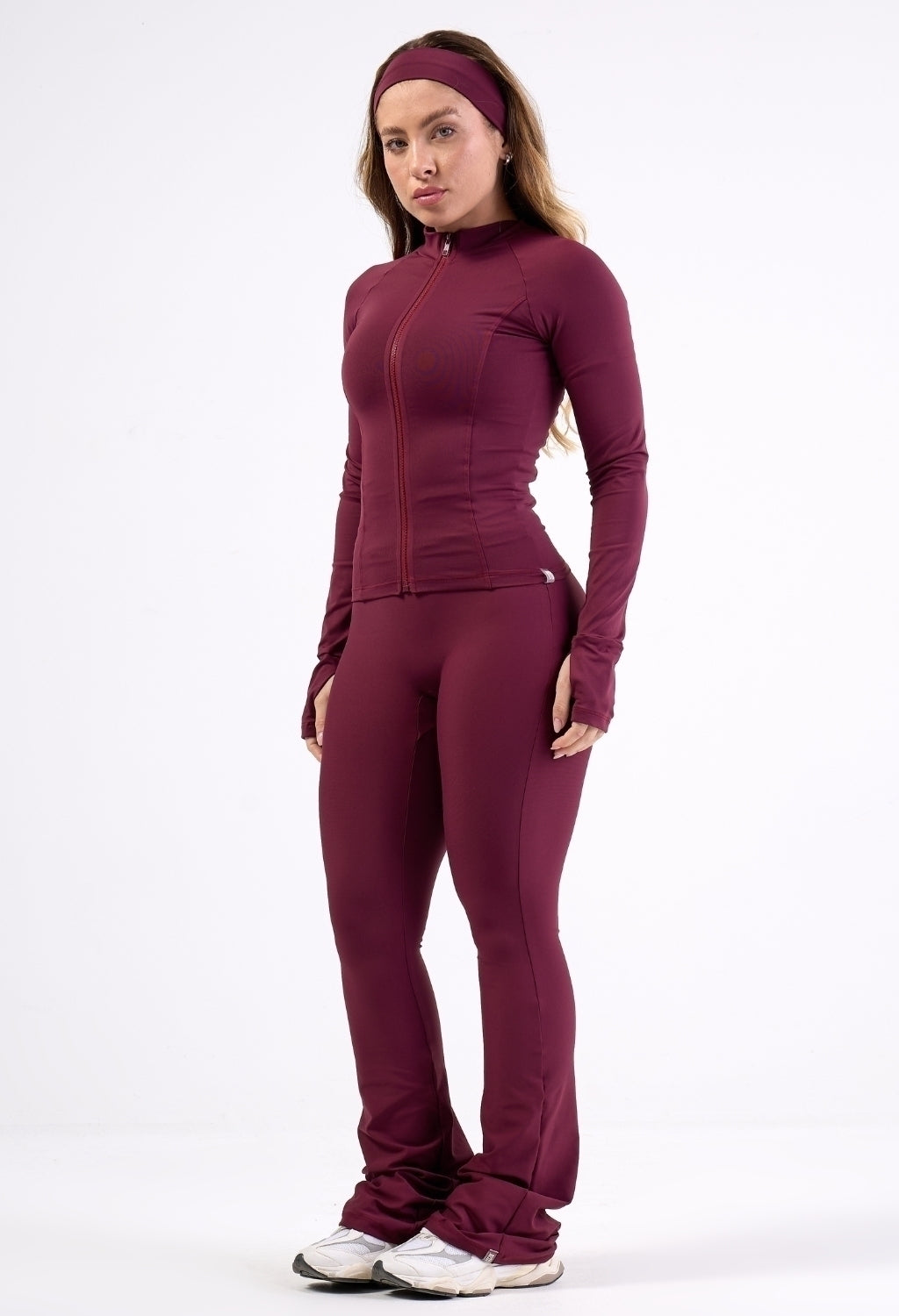 CONJ. LEG. FLARE + JAQUETA FUSION LONGLINE BURGUNDY