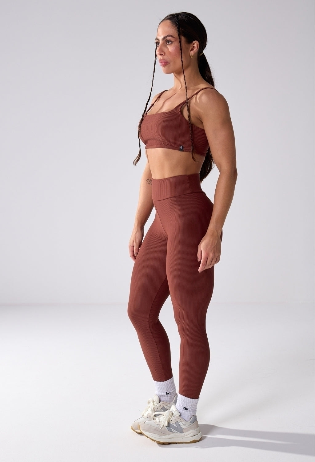 CONJUNTO LEGGING CANELADA + TOP BASIC LOVE CANELADO BROWN