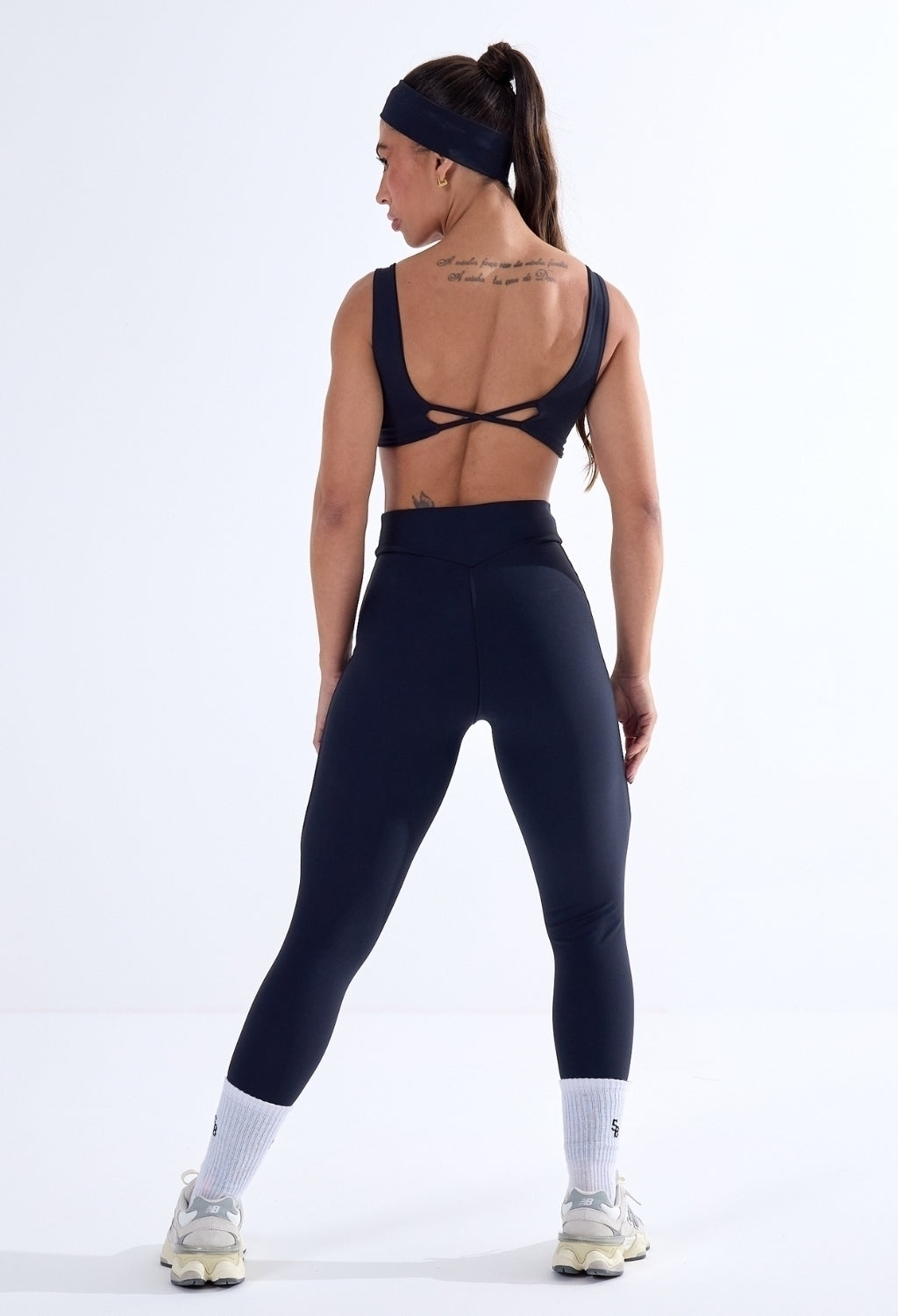CONJUNTO LEGGING CROSS OVER + TOP SOFT ACTIVE PRETO